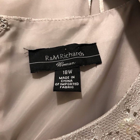 Dress, evening or wedding - Picture 5 of 8